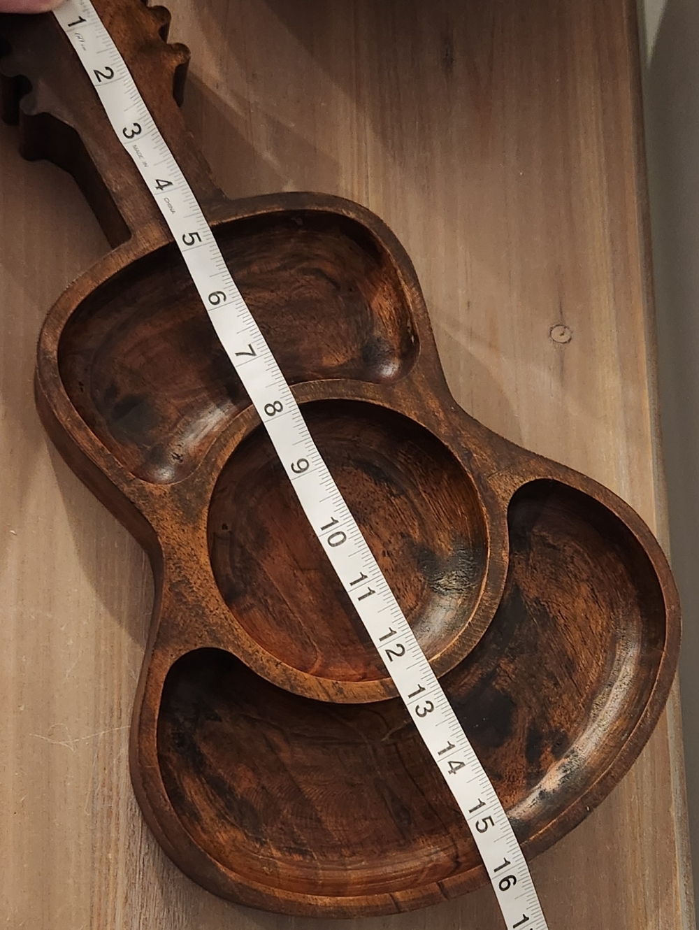 🎸 Dolly Parton Guitar-Shaped Acacia Wood Serving Tray 🦋 Custom Hanging Decor - Picture 11 of 14